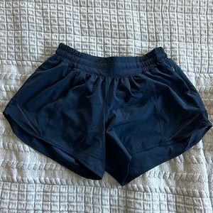 Lululemon Hotty Hot shorts size 6